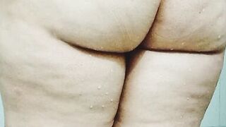 I open my pussy for you to lick it - 2 image