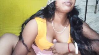 Desi bhabhi ne mere ling se pani nikal waa di ling ke pyasi bhabhi - 8 image