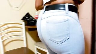 ME FOLLO A MI MADRASTRA VENEZOLANA AL LLEGAR AL HOTEL LUEGO DE VIAJAR CON MI PADRE - 3 image