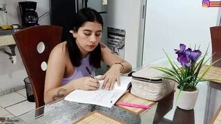 Sexy lesbian stepmom with big tits fucks a inexperienced girl - Porn in Spanish - 1 image