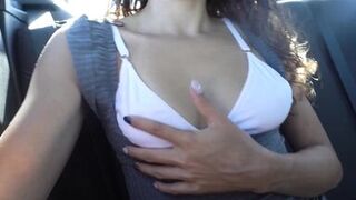 Latina MILF masturbating in the TAXI - 4 image