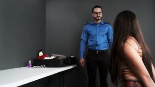 A TSA agent found my naughty toys in my bag and took me to his office - 7 image