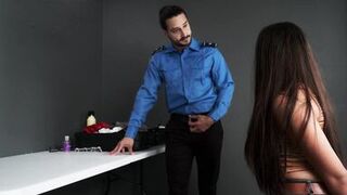 A TSA agent found my naughty toys in my bag and took me to his office - 9 image