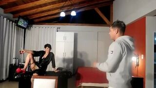 92 mi madrastra me lleva a pasar el dia a gualeguaychu le fallan los machos y me coje todo el dia - 1 image