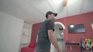 No te vayas a venir adentro! Me cogo a la esposa de mi mejor amigo!! - 2 image