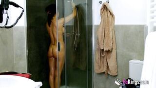 Divorced mommy recovers her lost time by banging a horny inexperienced dude - 5 image