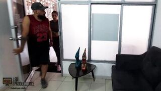 I meet a childhood friend in the park, I invite her to my house and I end up fucking her - 2 image