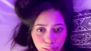 Necesito esas grandes manos papi - CLOSE UP-  vamos a exprimir mis grandes tetas - 3 image