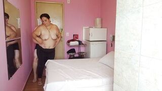 Admirei o tamanho da bunda dela e a buceta grande antes de colocar meu pau na buceta dela BBW - 3 image