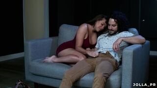 Echamos un polvo en el cine sin que la empleada se diera cuenta - 1 image