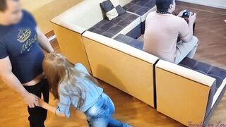 I take the opportunity to ride my boyfriend's horn with my stepbrother who fucks me from behind my cuckold boyfriend NTR - 4 image