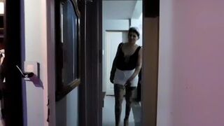 LEVANTARON A LA PUTA EN LA CALLE PARA DESTROZARLE EL CULO - 1 image