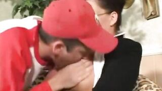 Professoressa tettona scopa l'alunno dotato - 3 image