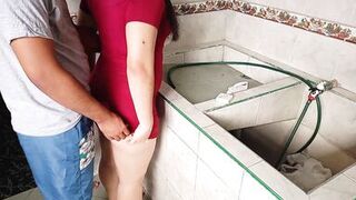 My aunt likes to wash my clothes and fuck really good when my parents are not there, I put my cock in her delicious ass and she can't stand it, I end up inside her by accident - 2 image
