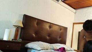 Mi vecina me recibe en su casa - 14 image