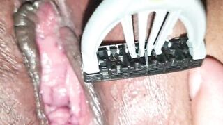 Shaving my fat pussy - 15 image