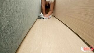 Huge ass stepmom stuck behind the bed and fucked ! - 3 image