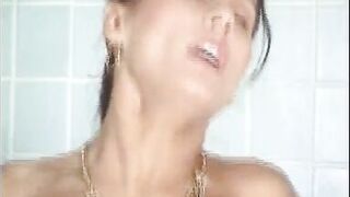 Das waere es doch jetzt - heisse Braut im Pool gefickt - 11 image