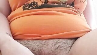 Teasing this MILF pussy - 5 image
