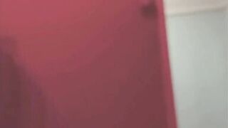 Colombiana enfadada gritona - 2 image