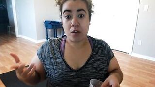 Stephanie Benitez fat ass twerking on the dick in Spanish - 5 image