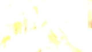 Dreht die alte Geissen jetzt etwa Lesben Pornos ? Rooooobert - 4 image