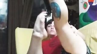 Watch her stretch her legs and toes with flexible posing and toe suck - 12 image