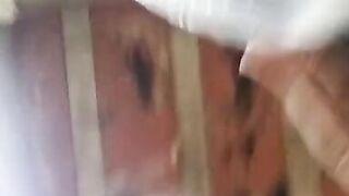 MILF morena no banho - 7 image