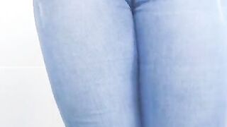 Sexy Secretaria Mexicana Latina Culo Gordo Quitándose La Ropa En El Baño De Su Oficina Amateur - 10 image