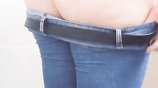 Sexy Secretaria Mexicana Latina Culo Gordo Quitándose La Ropa En El Baño De Su Oficina Amateur - 12 image