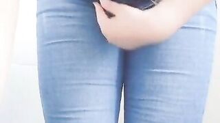 Sexy Secretaria Mexicana Latina Culo Gordo Quitándose La Ropa En El Baño De Su Oficina Amateur - 9 image