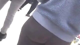 Short, Thick, Jiggly Booty Latina - 4 image