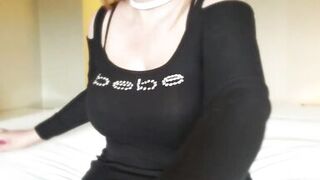 Nicky Ferrari La Tia Mary esperando al Tio Benjamin. - 2 image