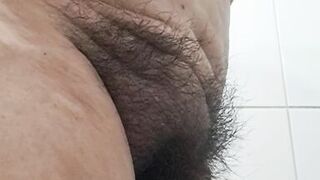 Mature milf creams her hairy pussy - 5 image
