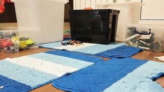 Sexy mom cleans the house naked. - 6 image