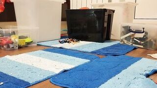 Sexy mom cleans the house naked. - 7 image