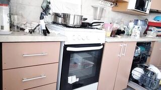 Sexy mom having breakfast in the bedroom, hairy, big, big ass. Sexy amateur wife fingers her until orgasm. - 4 image