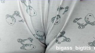 Watch this curvy European MILF with a camel toe tease and finger herself in homemade camgirl video - 13 image
