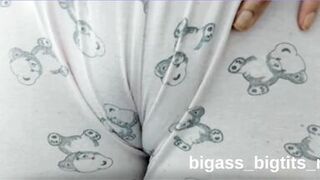 Watch this curvy European MILF with a camel toe tease and finger herself in homemade camgirl video - 4 image