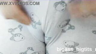 Watch bigass_bigtits_milf's curvy body writhe in pleasure while getting her feet drenched in hot pee! - 11 image