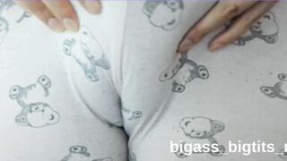 Watch bigass_bigtits_milf's curvy body writhe in pleasure while getting her feet drenched in hot pee! - 2 image