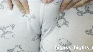 Watch bigass_bigtits_milf's curvy body bounce in solo play with her fingers - 11 image