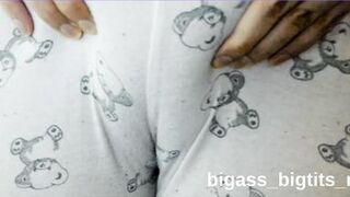 Watch bigass_bigtits_milf's curvy body bounce in solo play with her fingers - 14 image