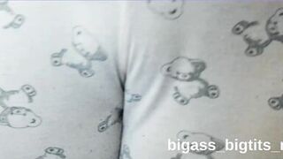 Watch bigass_bigtits_milf's curvy body bounce in solo play with her fingers - 2 image
