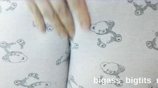 Watch bigass_bigtits_milf's curvy body bounce in solo play with her fingers - 9 image