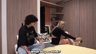 Stepson's shy boy bangs his hot stepmom's big tits & tight ass - 4 image