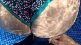 Sorprende MILF Dweybigass gets her tight pussy pounded in a rough pool sex session - 5 image